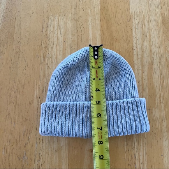 Arc'teryx Mallow Toque in solidute Gray Knit Beanie - Picture 10 of 11